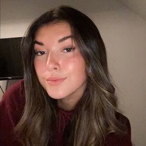 Meet your Posher, Mia